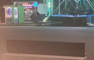 Piazza Pascoli va riconsegnata alla comunità